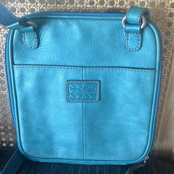 FOSSIL blue small traveler crossbody bag with silver hardware - Picture 2 of 7